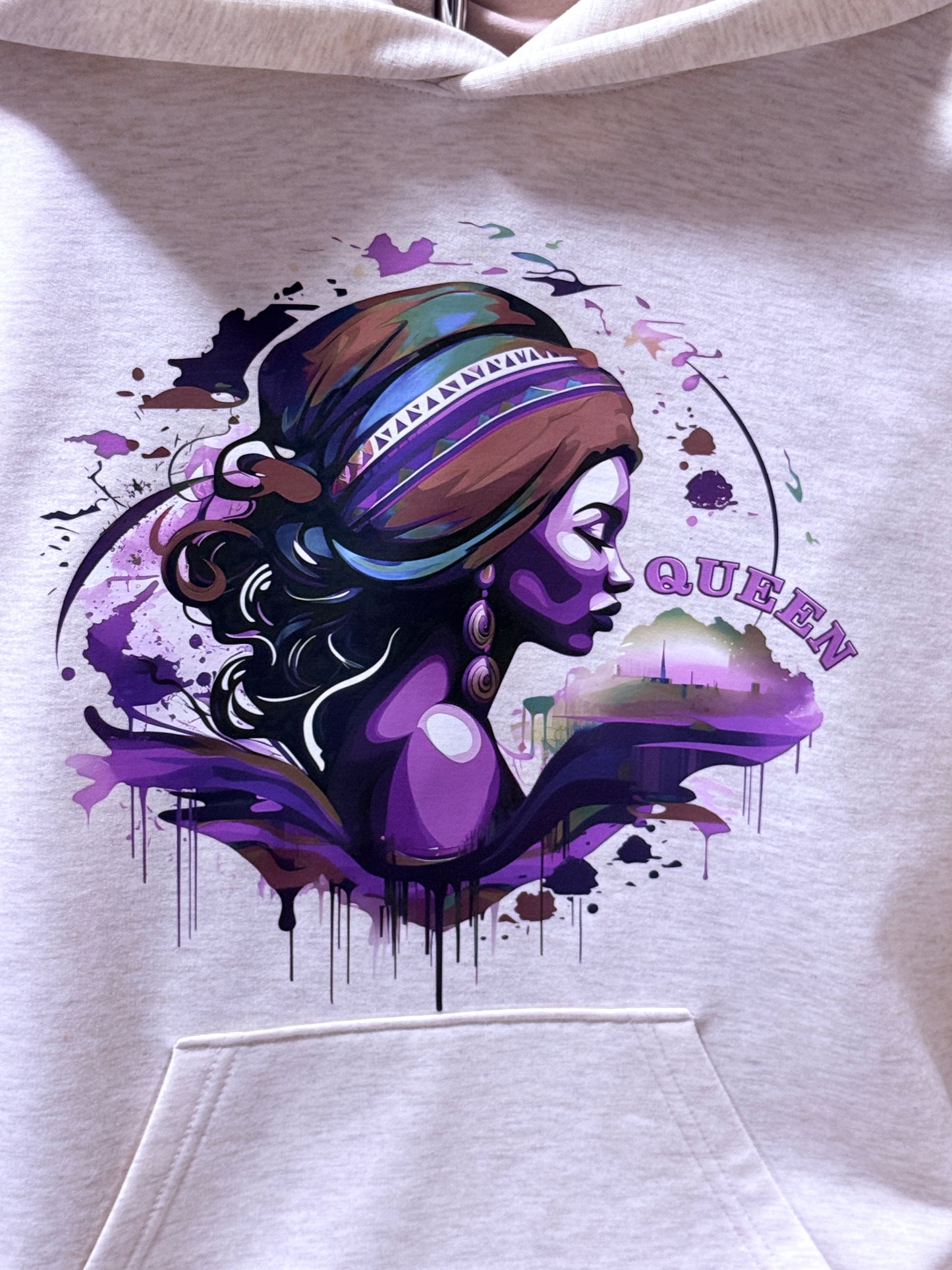 Graphic Hoodie “Queen”